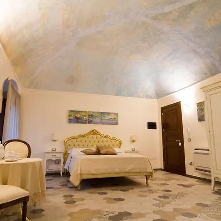 Palazzo Tasca 3*