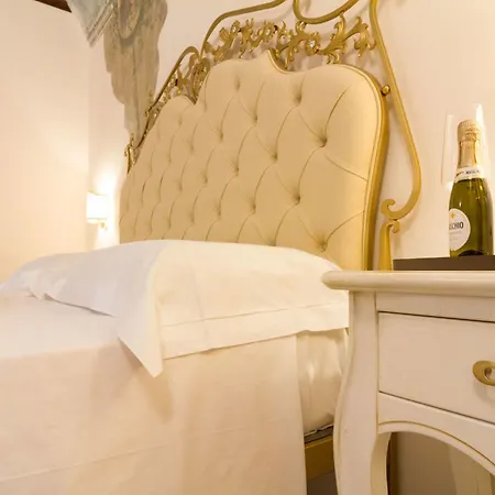 Bed & Breakfast Palazzo Tasca 3*